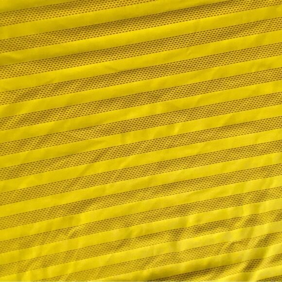 Lululemon Cates Crop Mesh Tee Honeycomb Yellow - Picture 5 of 5